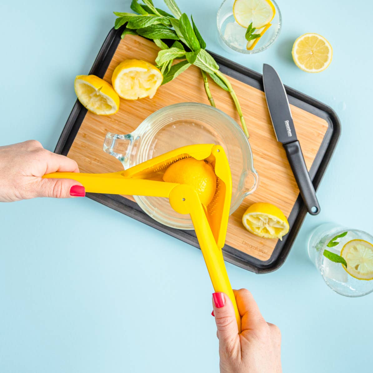 Fluicer - Fold Flat Easy Juicer: Lemon