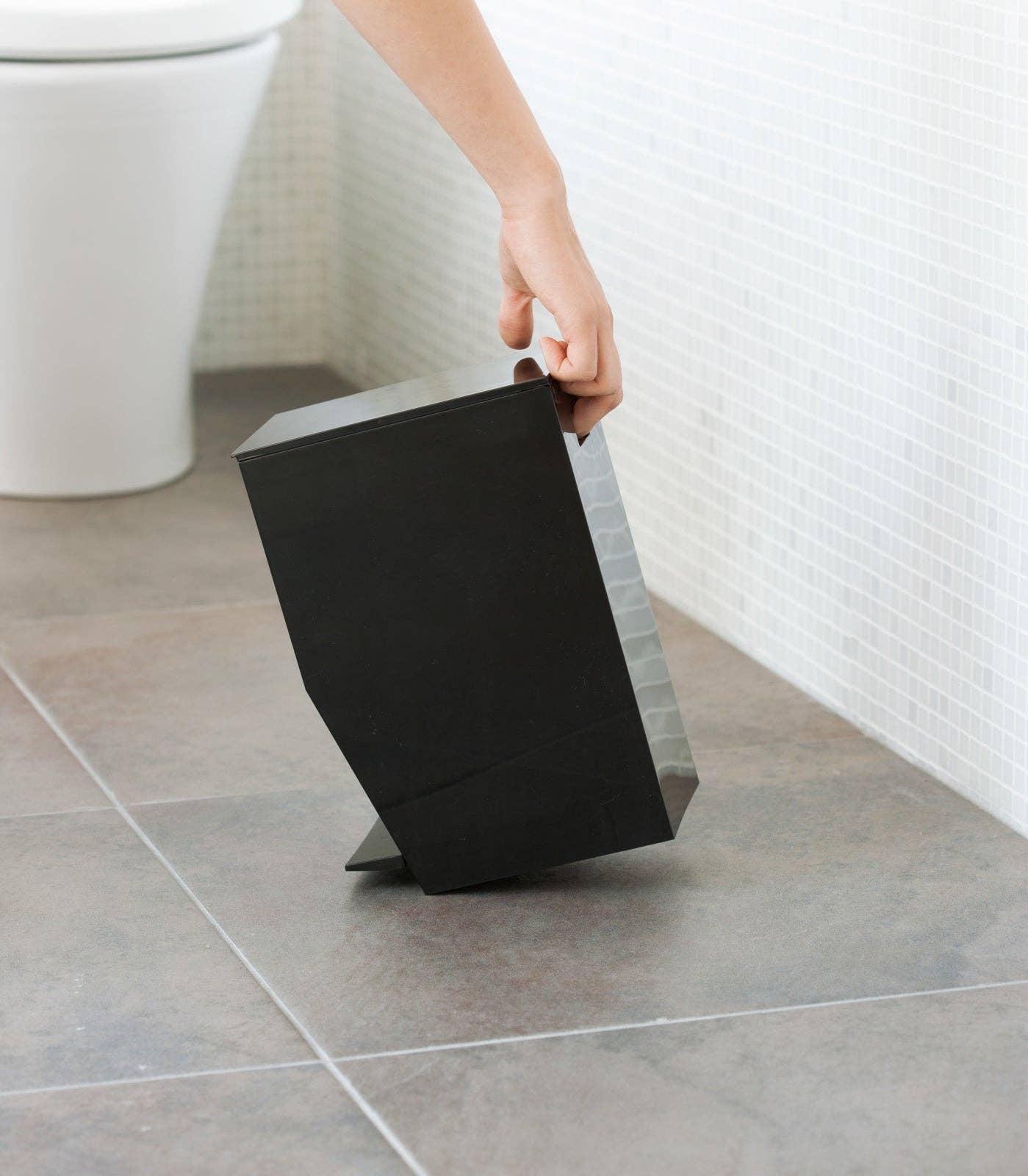 Tower Step Trash Can: Black