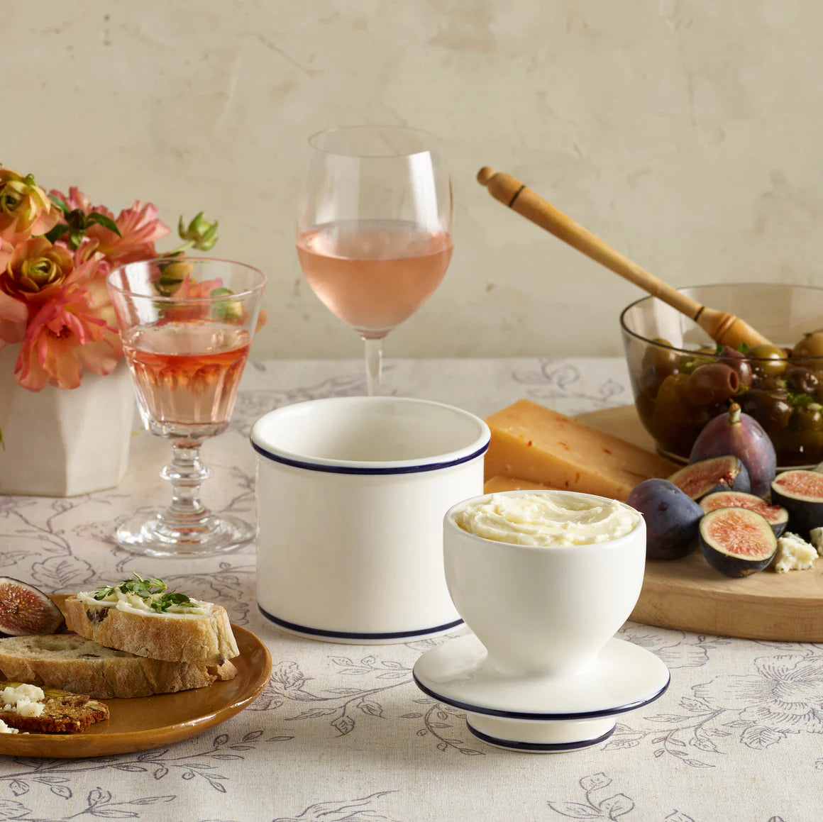 Butter Bel Le Bistro in White/Blue Banding