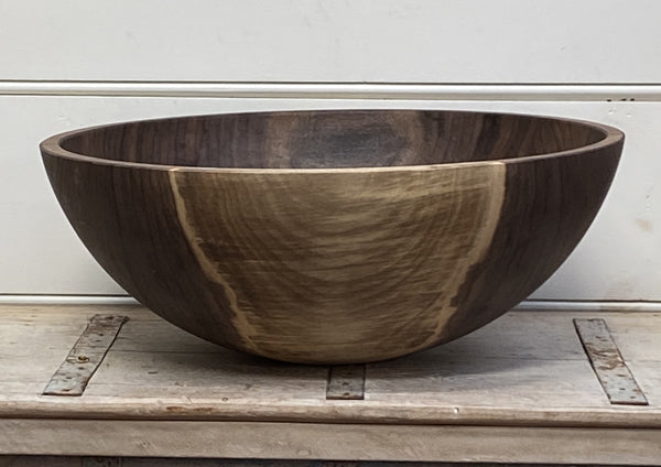 Peterman’s Boards & Bowls 18" Black Walnut Classic Round Bowl