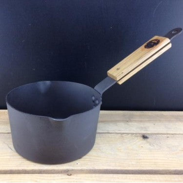 Netherton Foundry 6" Twin Spout Milk Pan
