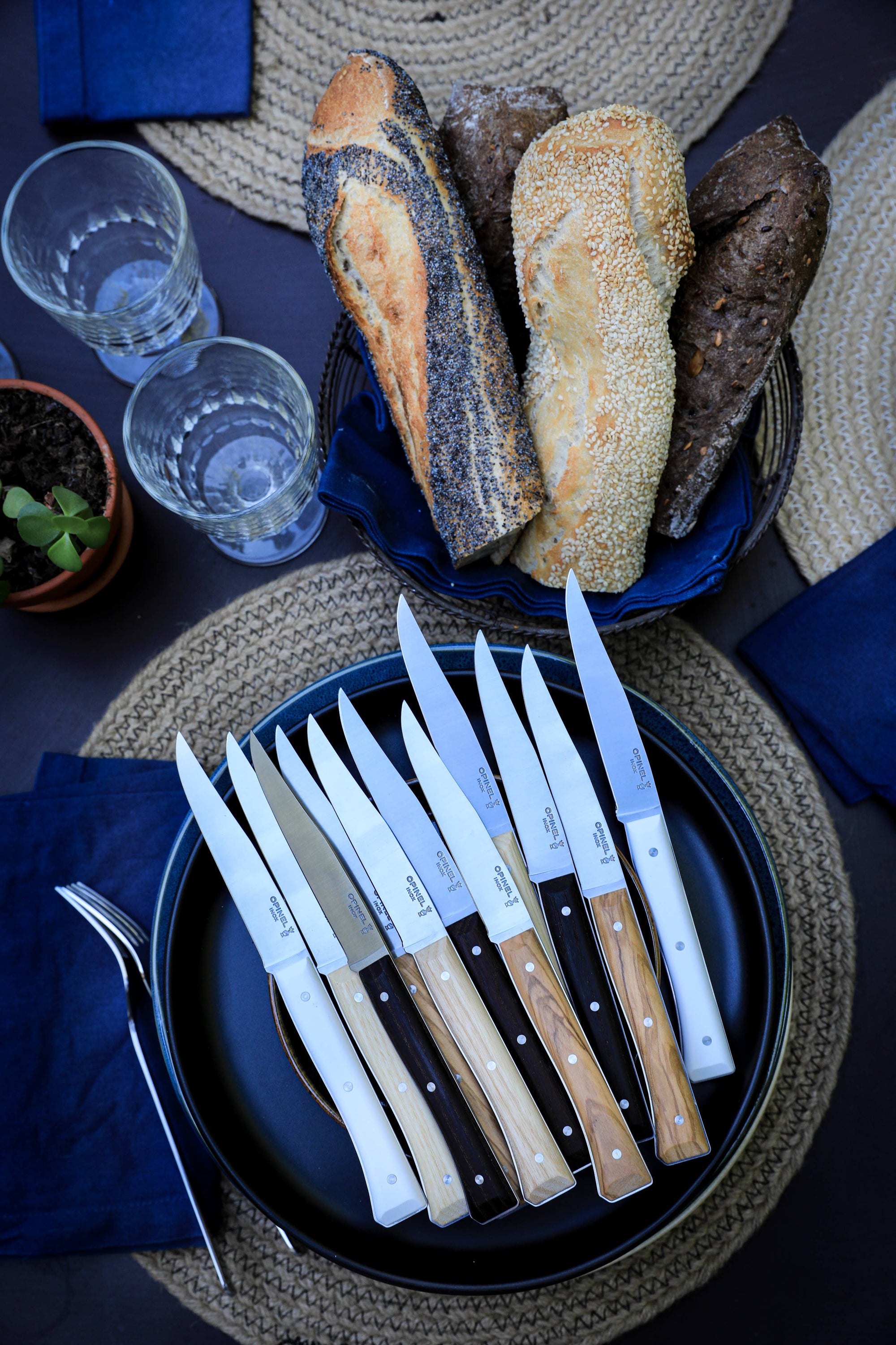 Set of 4 Full-Tang Facette Steak Knives: Olive Wood