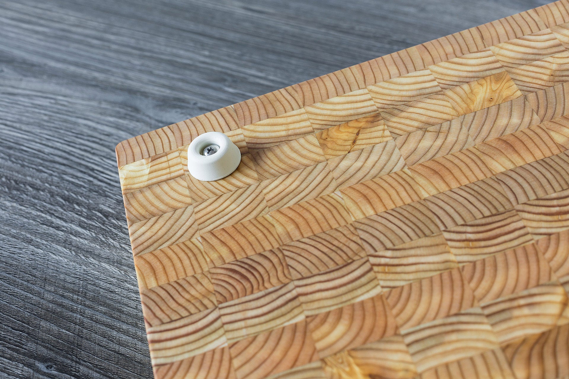 Larch Wood Canada Medium Cutting Board